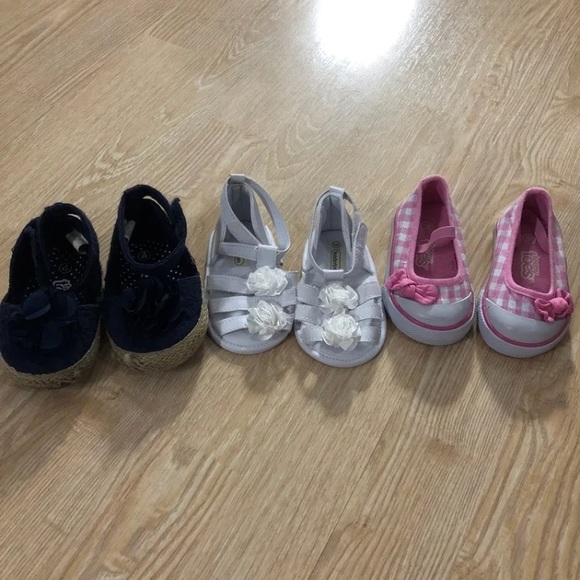 Teeny Toes Other - Baby girl shoe bundle